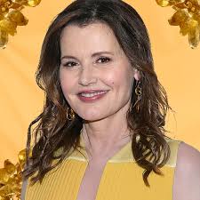 Обладательница премий «оскар» и «золотой глобус». Geena Davis Knows Women Are Good For Hollywood S Bottom Line So What Gives Glamour