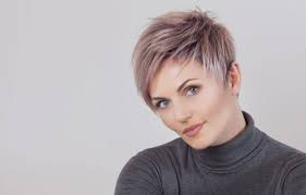 Some good two tone hair color ideas for medium length hair are: Top 15 Short Hairstyles With Blonde Highlights 2021
