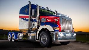 The 19th edition of kembara mahkota johor that will kick off this saturday will feature not one, but three customised mack trucks. Get Up Close And Personal With Johor Sultan S Optimus Prime Truck Coconuts Kl