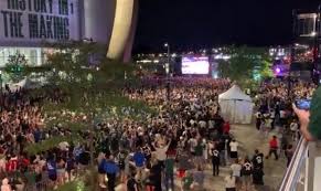 Στη συνέχεια, όμως, οι μπακς έπαιξαν πιο σκληρή άμυνα. Okcjiyta6lne M