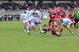 Une tournée ratée, mathieu bastareaud écarté, des rookies titularisés. Rugby Clisson Irresistible Prend La Tete Du Championnat De Premiere Serie L Hebdo De Sevre Et Maine