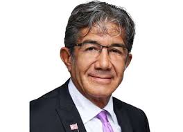 Eduardo Fox receives BCC Lifetime Achievement Award