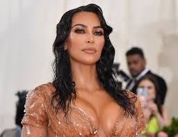 According to forbes, which noted that kardashian also cashes in for kuwtk, endorsement deals and other investments, the selfish author's net worth increased after she sold 20 percent of kkw beauty. Kim Kardashian Is Not A Billionaire According To Forbes