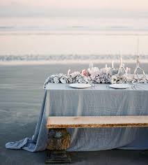 Tischdecken Und Mittelstucke Fur Besondere Anlasse Mit Bildern Strandhochzeit Dekoration Meerhochzeit Strandhauser