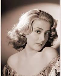 INFANCIA. Silvia Pinal Hidalgo nació el 12 de septiembre de 1930 en Guaymas  Sonora, siendo hija de María Luisa Hidalgo Aguilar y Moisés Pasquel. Su  madre quedó embarazada de este último cuando