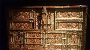 Identifying Antique Furniture And Furnishings