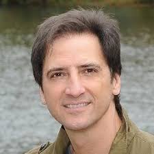 Chris Sanderson of #RATT with his custom red Jackson King V guitar  reminiscent of Robbin Crosby at the Wellmont Theater NJ 9/28/18 @Ratt  @JacksonGuitars #KingV