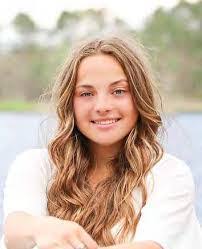 Nancy Salmeron's Instagram, Twitter & Facebook