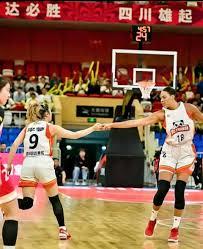 坎贝奇回呛美国球迷，透露加盟WCBA利好，比在美国赚5倍还多-腾讯新闻