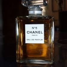 Chanel no 5 parfum was launched in 1921. Chanel N 5 Parfum Duftbeschreibung Und Bewertung