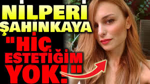 Bir eğlence çıkışı kameralara takılan yakın arkadaş kerem bürsin ve nilperi şahinkaya mekan çıkışında müzisyenlerin ısrarı ile göbek atarak keyifli anlar. Nilperi Sahinkaya Hic Estetigim Yok Dedi Youtube