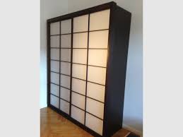 Front ist weiß hochglanz allerdings mit deutlichen gebrauchsspuren, da der schrank auch schon 10 jahre alt ist. Shoji Schrank Vor Ikea Pax
