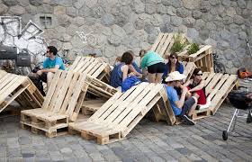Http Img Radio Cz Pictures C Festivaly Resite3 Jpg Salon Habitat Mobilier Palette Villa Architecture