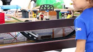 The 52 pieces of track connect for 26 feet of rail play with 10 trestles to elevate all 4. Kids Unboxing Toys Episode 17 Imaginarium Express Premium Metro Line Train Table Video Dailymotion