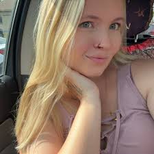 Katlyn Wolf (@katw_1714)