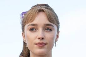 Daphne Sheffield's Instagram, Twitter & Facebook