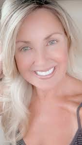 Carolyn Hoffmann's Instagram, Twitter & Facebook