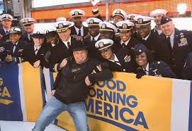Garth Brooks Performs Belleau Wood For Veterans Day On Good Morning America Garth Brooks Garth Famous Couples
