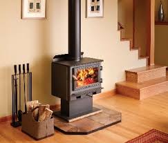 Caldaia a pellet con pannelli solari termici sistema integrato rossato con caldaia a pellet ninfa autopulente e solare temico per riscaldamento a bassa/alta temperatura e produzione di acqua calda sanitaria con pulizia stufe e caldaie a pellet e legna. L Italia Della Legna E Del Pellet Tra Stufe All Avanguardia E Boschi Abbandonati Qualenergia It
