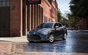 download wallpapers toyota yaris 2018 4k new yaris gray sedan japanese cars toyota besthqwallpapers com sedan toyota descargar fondo de pantalla