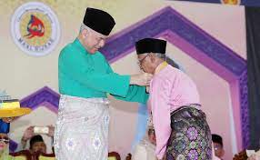 Pemilihan tema ummah rabbani negara harmoni adalah bertepatan dengan realiti kehidupan rakyat malaysia yang terdiri. Maal Hijrah 1439h Harussani Abdul Aziz Terima Anugerah Di Perak
