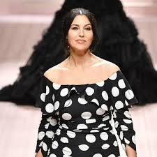 Discover a special collection of monica bellucci, captured by… Raspolnevshaya Monika Belluchchi Vyshla Na Podium I Razocharovala Poklonnikov Ya Pokupayu