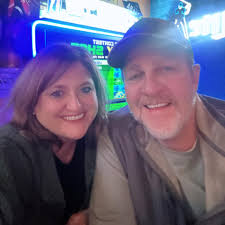 Does the Toyota Venza's dual sunroof open?