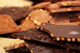Dai ristoranti a vini passando per i bar e ora anche per il cioccolato, il tutto in attesa di scoprire le novità della guida michelin 2016. La Germania Ha Fatto Una Classifica Delle Migliori Cioccolate E La Milka Batte La Lindt Berlino Magazine