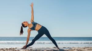 Nwt alo yoga x gypset goddess legging in zephyr/white size xxs. 21 Day Yoga Sweat Alo Moves