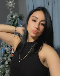 Jasmine Nieves's Instagram, Twitter & Facebook