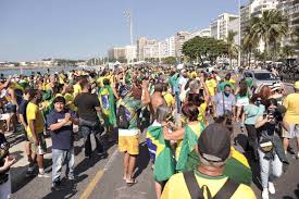 A manifestação esquerdista contra os cortes na educação, e que na verdade era só mais um motivo para manifestantes gritarem lula livre, não terminou bem no centro do rio de janeiro. Brasilia Rio De Janeiro E Sao Paulo Tem Manifestacoes Pro Governo Fotos R7 Brasil
