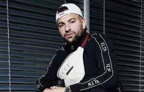 Rappeur allemand d'origine marocaine, miami yacine, dans le circuit depuis un moment a été principalement connu grâce à son morceau « kokaina ». Miami Yacine Discographie Discogs