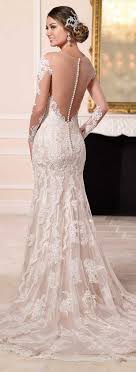 What makes stella york continue to stand out in the world of bridal is their unique attention to detail and quality of fit in each silhouette—giving every bride, no matter their size or their budget, a truly designer experience at a fraction of the cost. Stella York Spring 2016 Bridal Collection Belle The Magazine