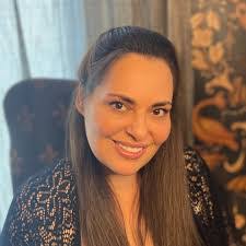 Karina Hester's Instagram, Twitter & Facebook