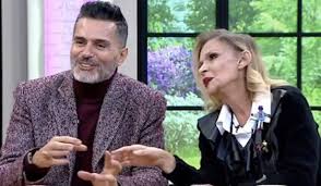 1982 yılında i̇stanbul erkek lisesinden mezun oldu. Gectigimiz Gunlerde Esini Kaybeden Yasar Alptekin Den Yeni Itiraf Bosanmak Icin Esimi Aldattim Habermotto