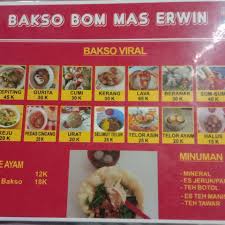 Kuah bakso dikombinasikan dengan saus yang cukup pedas dan berwarna tidak bening daftarkan email. Bakso Bom Cilegon Posts Facebook