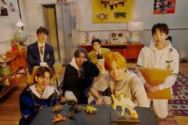 Exo smtown & store pencil. Exo Breaks Sm Entertainment Youtube Records Becomes First Sm Artist To Debut Atop Itunes Charts Kpopstarz