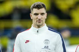 He was the second of two children born of the union between his mother veronique meunier (a nurse) and his father (an electrician who played amateur football at the time). Thomas Meunier Verletzt Reicht Es Bis Zum Saisonstart Bvbwld De
