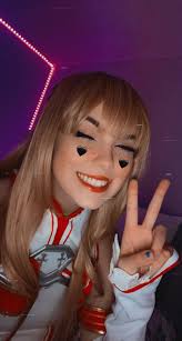 I need some friends to talk to, but I'm not good at English. So I need to  communicate and listen a lot to learn 😺😺