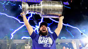 Nikita kucherov shares a drink with the owner of the tampa bay lightning, jeff vinik. Nhl Huft Op Saisonaus Fur Lightning Star Nikita Kucherov Kicker