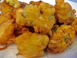 Udang adalah makanan laut yang bisa dimakan bersama dengan beragam bumbu dan saus. Cucur Udang Yang Garing Buat Orang Lapo