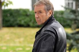 Une série créée par claude boissol et paul andréota avec yves rénier. Commissaire Moulin Serie Feuilleton 4 Saisons Et 33 Episodes Tele Star