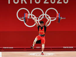 Cómo es habitual, la halterofilia será una de las competencias más atractivas en los juegos olímpicos de tokio 2021. Increible Momento En Los Juegos Olimpicos Un Levantador De Pesas Gano El Oro Con Una Tecnica Nunca Antes Vista Infobae