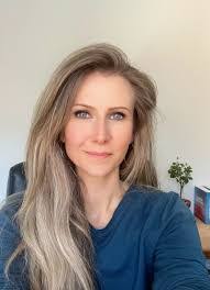 Whitney Metcalf's Instagram, Twitter & Facebook