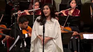 Isyana sarasvati speechless terpukau melihat penampilan adelways baawakan sebuah komposisi dari mozart; Isyana Sarasvati Opera Arias Fruhlingsstimmen Walzer Op 410 Johann Strauss Ii Youtube