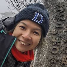 友人K今年一月告別了心愛的貓咪（全世界最可愛的黑貓） 直到昨晚我們通話她流著淚說我不能一直這樣想他，嘿嘿已經去了好地方了，這樣他會有牽掛