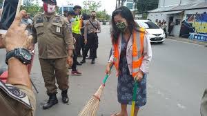 Lowongan kerja hotel di web ini kami susun berdasarkan beberapa kategori yaitu department, location dan. Horor Korona Di Kalsel Akademisi Minta Warga Waspada Covid 19 Kembali Menanjak Bebas Baru