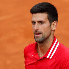 Он выиграл два сета 6:1, 6:0, а затем итальянец получил травум и снялся. Dzhokovich Podderzhal Reshenie Vtoroj Raketki Mira Snyatsya S Rolan Garros Tennis Sport Lenta Ru