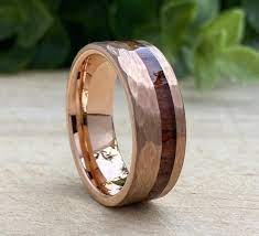 Rose Gold Hammered Tungsten Ring Wood Inlay Mens Wedding Band Etsy Mens Wedding Bands Rose Gold Tungsten Ring Hammered Tungsten Ring