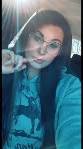 Jessica Schiele's Instagram, Twitter & Facebook